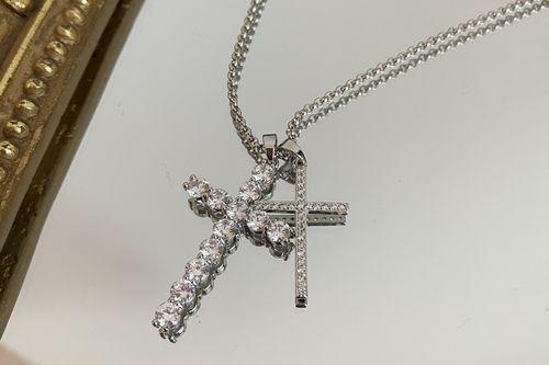 带十字架项链的明星,佩戴十字架项链的明星风采大盘点